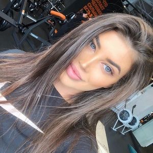 Meet your Posher, Lola